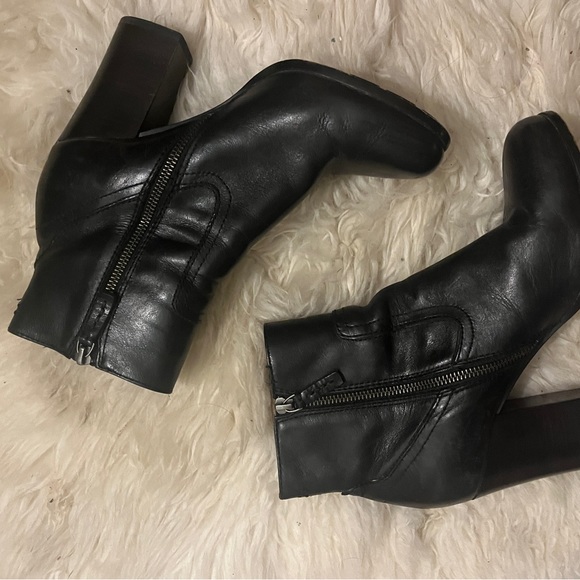 Frye stacked heel bootie almond round toe leather 9 ankle - Picture 3 of 6